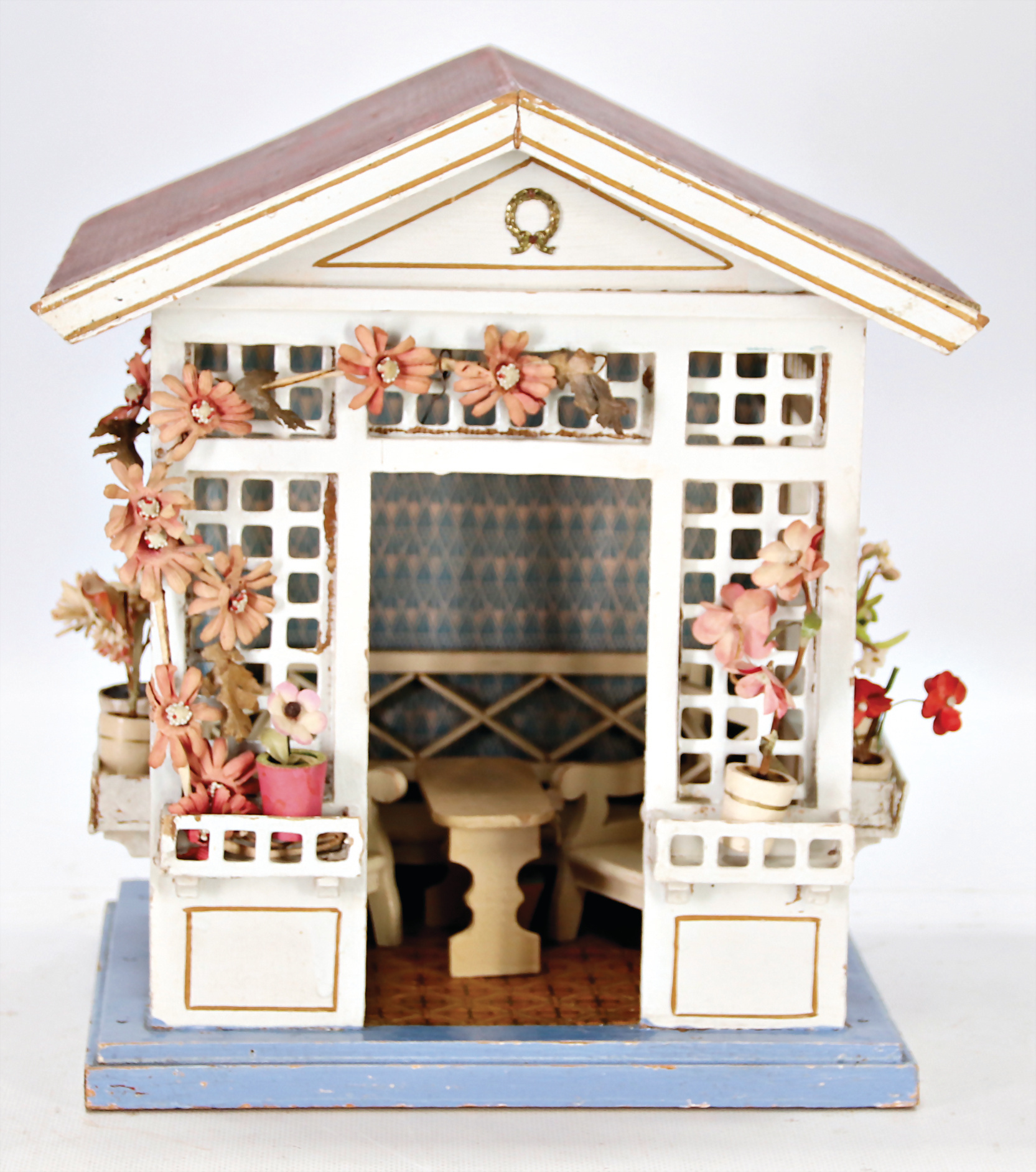 Wooden Dollhouse 32.5 x 27cm